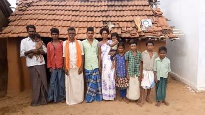 ஆடு மேய்த்த பழங்குடி இன சிறுவனுக்கு கால்நடை டாக்டர் சீட்... கொண்டாடும் மலைவாழ் கிராம மக்கள்!!