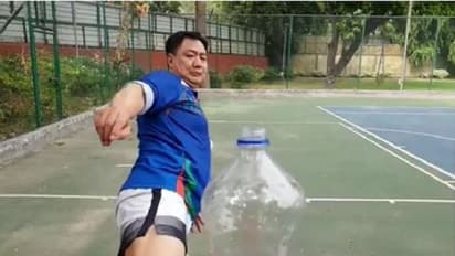 #BottleCapChallenge;ಕೇಂದ್ರ ಕ್ರೀಡಾ ಮಂತ್ರಿ ಪ್ರಯತ್ನಕ್ಕೆ ಮೆಚ್ಚುಗೆ!