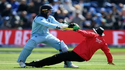 আম্পায়ারের সঙ্গে আউট নিয়ে তর্ক, জেসন রয়-এর ম্যাচ ফি-র ৩০ শতাংশ জরিমানা