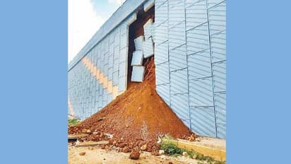 ಕುಸಿದ ಬೆಂಗಳೂರಿನ ಹೆದ್ದಾರಿಯ ಫ್ಲೈ ಓವರ್