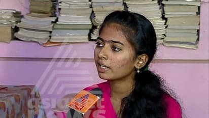 പ്രിൻസിപ്പാൾ എസ്എഫ്ഐയുടെ കളിപ്പാവ, പ്രതികൾ ഒളിവില് കഴിയുന്നത് പോലും കോളേജിൽ; നിഖിലയുടെ വെളിപ്പെടുത്തൽ