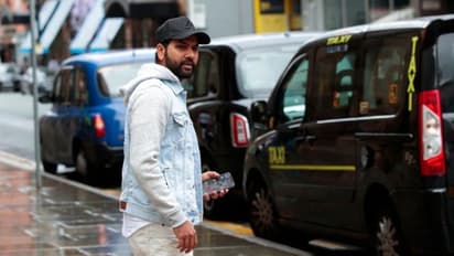 രോഹിത് മാത്രം തിരികെ ഇന്ത്യയിലെത്തി; ബാക്കി താരങ്ങള് ഇംഗ്ലണ്ടില് തന്നെ