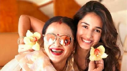 ৬৫ বছর বয়সেও রূপের জাদুতে কাবু ভক্তরা, জানুন রেখা-র সৌন্দর্য্যের পেছনে লুকিয়ে কোন রহস্য