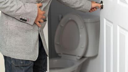 কোষ্ঠকাঠিন্যের সমস্যায় কষ্ট পাচ্ছেন, অবশ্যই খাদ্যতালিকায় রাখুন এই খাবারগুলি