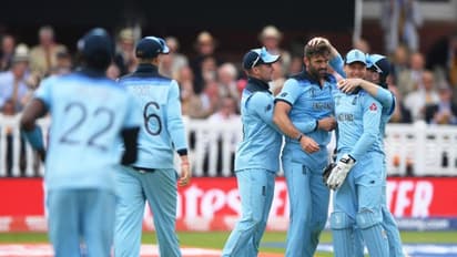 ലോകകപ്പ് ഫൈനലില് കിവീസിന് ഭേദപ്പെട്ട സ്കോര്; ഇംഗ്ലണ്ടിന് 242 റണ്സ് വിജയലക്ഷ്യം