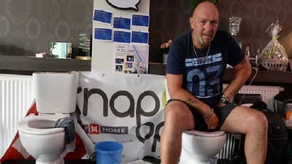 ದಾಖಲೆಗಾಗಿ 5 ದಿನ ಟಾಯ್ಲೆಟ್ ಮೇಲೆ ಕುಳಿತ!