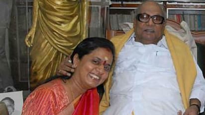 அந்த நாள் வந்தே விட்டது... கருணாநிதி குடும்பத்தில் நடக்க இருக்கும் திடீர் திருப்பம்... ஆனந்த கண்ணீரில் செல்வி!