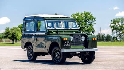 ചൈനയെ കബളിപ്പിച്ച് ആ മനുഷ്യനെ രക്ഷിച്ച ഈ മിടുക്കനെ നിങ്ങള്ക്കും സ്വന്തമാക്കാം!