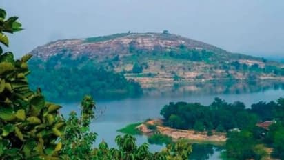 সকালে পাখির ডাক, রাতে ছৌ-নাচ! মায়ায় ভরা মুরুগুমা ড্যাম থেকে বেড়িয়ে আসুন