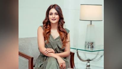 উন্মুক্ত নাভি, বেরিয়ে রয়েছে স্তনের খাঁজ, প্রাক্তনের ইনস্টা-তে প্রিয়ঙ্কার শরীরী শিহরণ, VIRAL ছবি