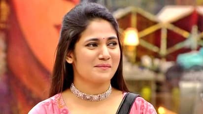 தற்பெருமை பேசிய அடுத்த நொடியே... லாஸ்லியாவை எச்சரித்த பிக்பாஸ்! அசிங்கமா போச்சே...