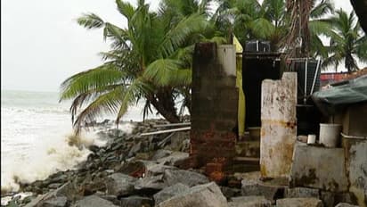 ശൗചാലയങ്ങളില്ല; കോഴിക്കോട് ബീച്ച് പരിസരത്തെ നാല്പ്പതോളം കുടുംബങ്ങൾ ദുരിതത്തിൽ