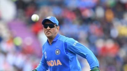 ప్రస్తుత సెలక్షన్ కమిటీకీ మేమిచ్చే సలహా ఇదే: ధోని రిటైర్మెంట్ పై మాజీ సెలెక్టర్లు