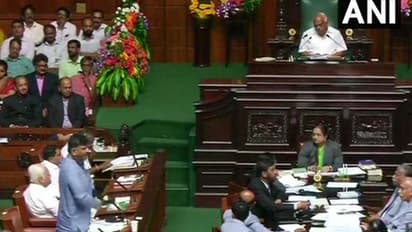 కర్ణాటక సంక్షోభం: సస్పెన్స్ కంటిన్యూ.. బలపరీక్ష రేపటికి వాయిదా