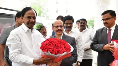 తెలంగాణ అసెంబ్లీ సమావేశాలకు విచ్చేస్తున్న నేతలు (ఫోటోలు)