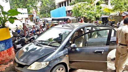 നടുറോഡില് നിന്ന പൊലീസുകാരനെ 'അടിച്ചുഫിറ്റായ' മൂന്നംഗ സംഘം 'തട്ടിക്കൊണ്ട്' പോയി