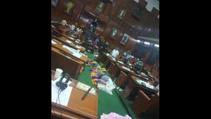 కర్ణాటకలో 15 అసెంబ్లీ స్థానాలకు డిసెంబర్ 5న ఉప ఎన్నికలు