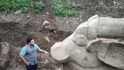 ಭೂಗರ್ಭದಲ್ಲಿ ಸಿಕ್ಕ ನಂದಿ ವಿಗ್ರಹ ವೀಕ್ಷಿಸಿದ ಮೈಸೂರು ರಾಜ