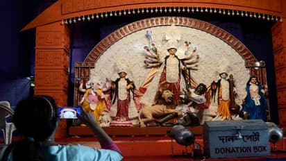 বিজেপি-র ছোঁয়া লাগেনি, প্রকাশ্যে ঘোষণা করতে হল নামী পুজোর উদ্যোক্তাদের