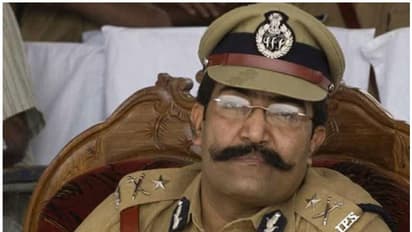 വിയ്യൂര് ജയിലില് ഡിജിപിയുടെ മിന്നല് സന്ദര്ശനം; ഉദ്യോഗസ്ഥര്ക്കെതിരെ കൂട്ടനടപടി