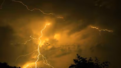 Gujarat rains: 4 dead, 5 injured after building collapses due to downpour