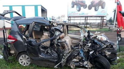 ड्राइवर का ध्यान हटाने का निकला खतरनाक नतीजा, यूं मिट गईं 9 जिंदगानियां