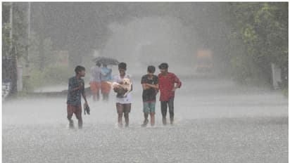 ತುಂಬರಮನೆ ಸೇತುವೆ ಕುಸಿತ: ಸ್ಥಳೀಯರ ಆಕ್ರೋಶ