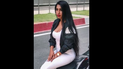 स्कारलेट रोज की ये Sexy and Bold फोटोज नहीं देखी होंगी पहले आपने , लगा रही है पानी में आग