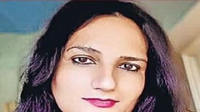 रेलवे कर्मचारी राजेश पांडे से बन गया सोनिया, सरकारी दस्तावेजों में लिंग परिवर्तन के लिए खा रहा धक्के