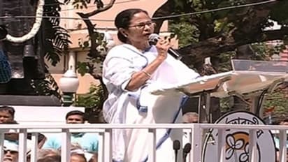 একুশের মঞ্চে মমতা বন্দ্যোপাধ্যায়, কী বার্তা দিলেন জনগণের উদ্দেশে, পড়ুন হাইলাইটস