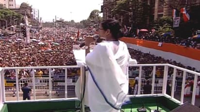 তৃণমূল ছিল, আছে, থাকবে, কর্মী সমর্থকদের বোঝাতে মরিয়া মমতা