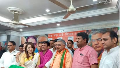 একুশে জুলাই অনুপম হাজরার হাত ধরেই বিজেপিতে রিমঝিম মিত্র