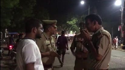 यूपी के हापुड़ में बारातियों से भरी गाड़ी की टक्कर में 9 लोगों की मौत, शादी से लौट रहे थे