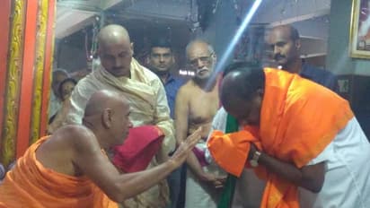 ರಾಜಕೀಯ ವಿಪ್ಲವ : ವ್ಯಾಸರಾಯರ ದರ್ಶನ ಪಡೆದ ಸಿಎಂ