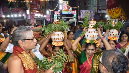 చివరి అంకానికి బోనాలు: అంగరంగ వైభవంగా ప్రారంభమైన లాల్దర్వాజ బోనాలు