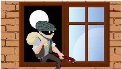 പള്ളികളിലും സ്കൂളിലും മോഷണം; സ്കൂള് ബെഞ്ചിൽ ചോക്ക് കൊണ്ട് മദ്യക്കുപ്പിയുടെ ചിത്രം വരച്ച് മോഷ്ടാവ്