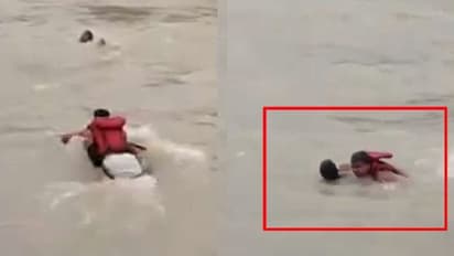 ഗംഗാ നദിയില് ഒഴുക്കില്പ്പെട്ടയാളെ നീന്തി കരയ്ക്കെത്തിച്ച് പൊലീസുകാരന്, വൈറലായി വീഡിയോ