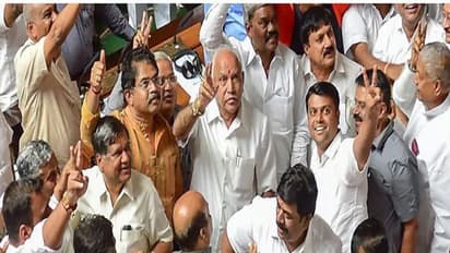 ಅತೃಪ್ತ ಶಾಸಕರು ಅನರ್ಹ: ಬದಲಾಯ್ತು ನಂಬರ್ ಗೇಮ್!