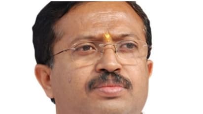 കൊച്ചിയില് വി മുരളീധരന് നേരെ യൂത്ത് കോൺഗ്രസ് പ്രവര്ത്തകരുടെ കരിങ്കൊടി