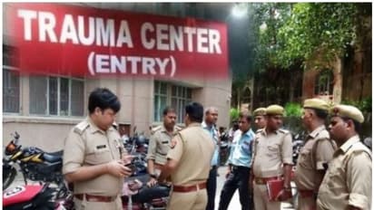 बच्चे ने गाड़ी पर हाथ लगाया तो पड़ोसी ने मार दी गोली