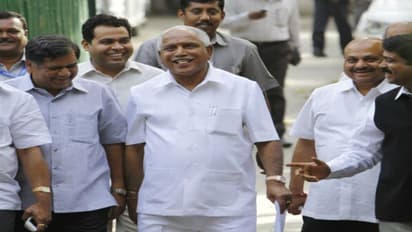 গেরুয়া রঙে সেজে উঠেছে বেঙ্গালুরু, শুক্রবারই সম্ভবত শপথ ইয়েদুরাপ্পা সরকারের