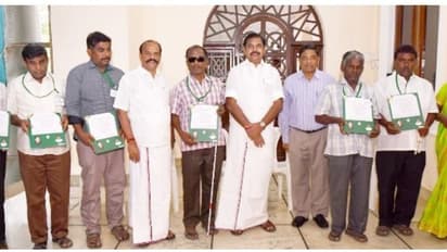 பார்வையற்ற மாற்றுத்திறனாளிகளுக்கு அரசு பணி - முதல்வர் எடப்பாடி வழங்கினார்