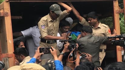 సెక్రటేరియట్ ముట్టడికి విపక్షాల పిలుపు: ఎల్ రమణ, రావుల అరెస్ట్