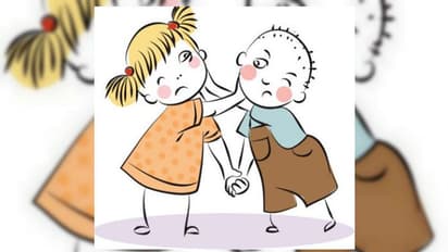 বিমানে বসে চোখ অন্য নারীতে, প্রেমিকের মাথায় ল্যাপটপ ভাঙলেন প্রেমিকা