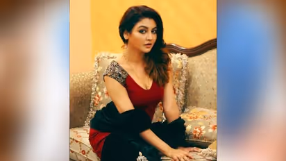 Bangladesh actress Jaya Ahsan protests over domestic violence on Pan-Commonwealth platform