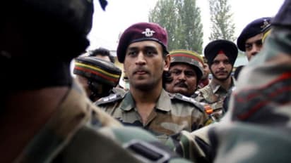 ধোনিই এখন দেশরক্ষক! নিরাপদে থাকবেন উপত্যকার মানুষ, বড় দাবি সেনাপ্রধানের