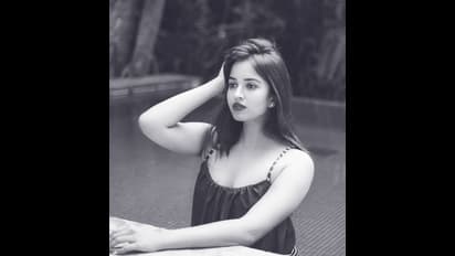 గ్లామర్ షోలో హద్దులు దాటేస్తోన్న 'రంగస్థలం' బ్యూటీ!