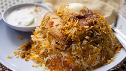 যত খুশি প্লেট বিরিয়ানি খান, দাম দিন মাত্র এক প্লেটের!
