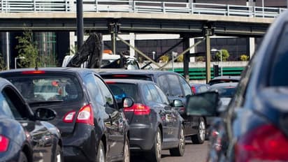 வாகனங்களுக்கான பதிவுக் கட்டணம் கிடுகிடு உயர்வு !  எவ்வளவு தெரியுமா ? சொன்னா ஷாக் ஆயிடுவீங்க !!