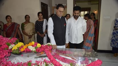 జైపాల్ రెడ్డి భౌతికకాయానికి నివాళులర్పించిన ప్రముఖులు (ఫోటోలు)